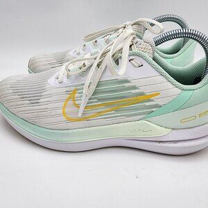 NEW‎ Women’s Nike Air Winflo 9 Running Shoe, DD8686 101, White/Sulfur Green, 8
